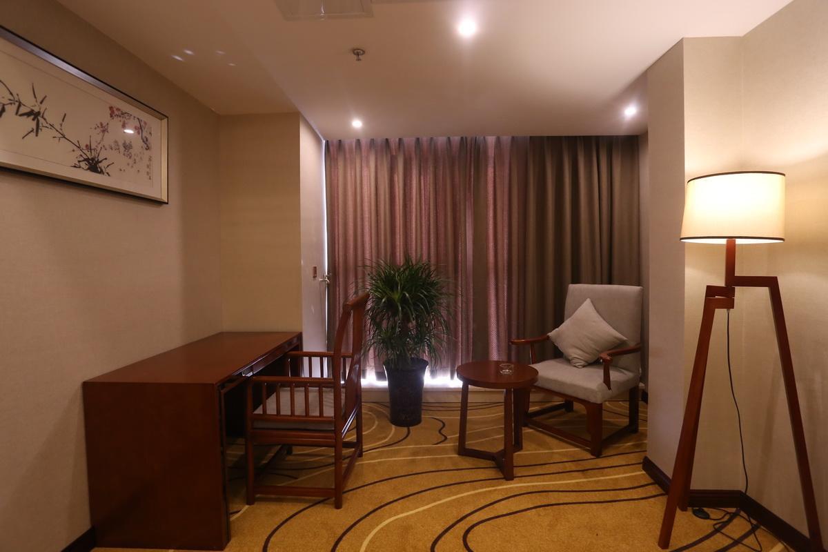 Mingshan Hotel Chengdu Exterior photo
