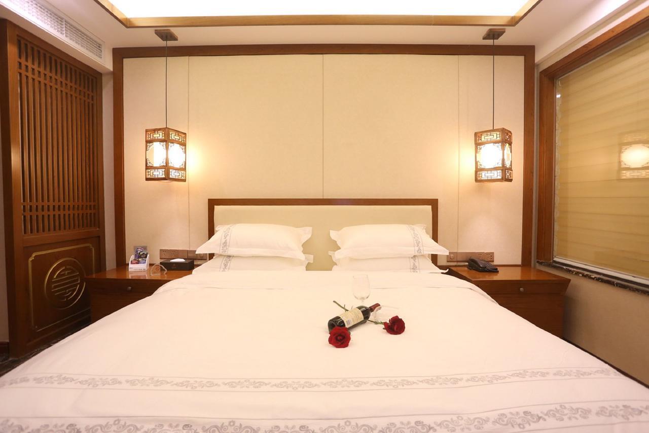 Mingshan Hotel Chengdu Exterior photo