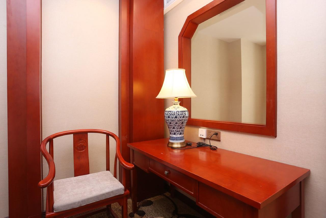 Mingshan Hotel Chengdu Exterior photo