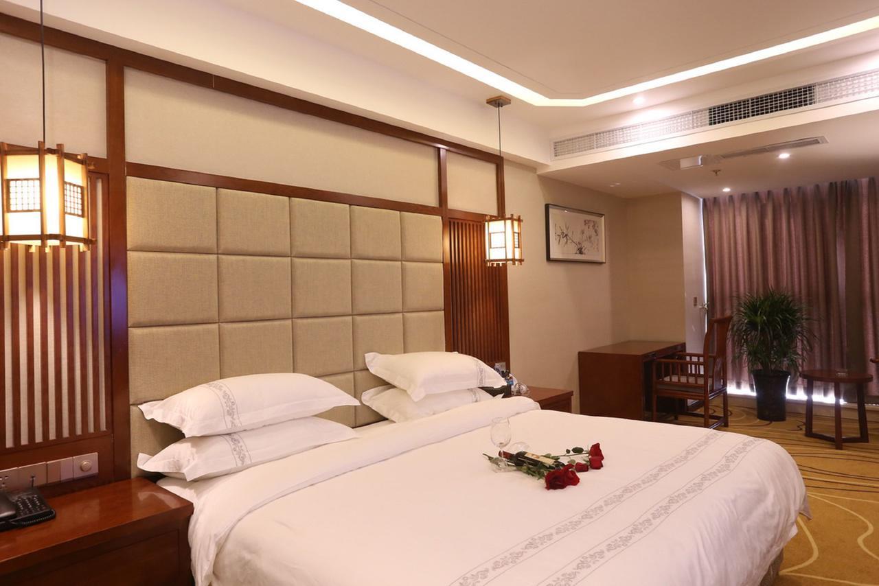 Mingshan Hotel Chengdu Exterior photo