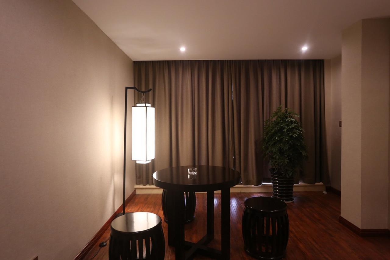 Mingshan Hotel Chengdu Exterior photo
