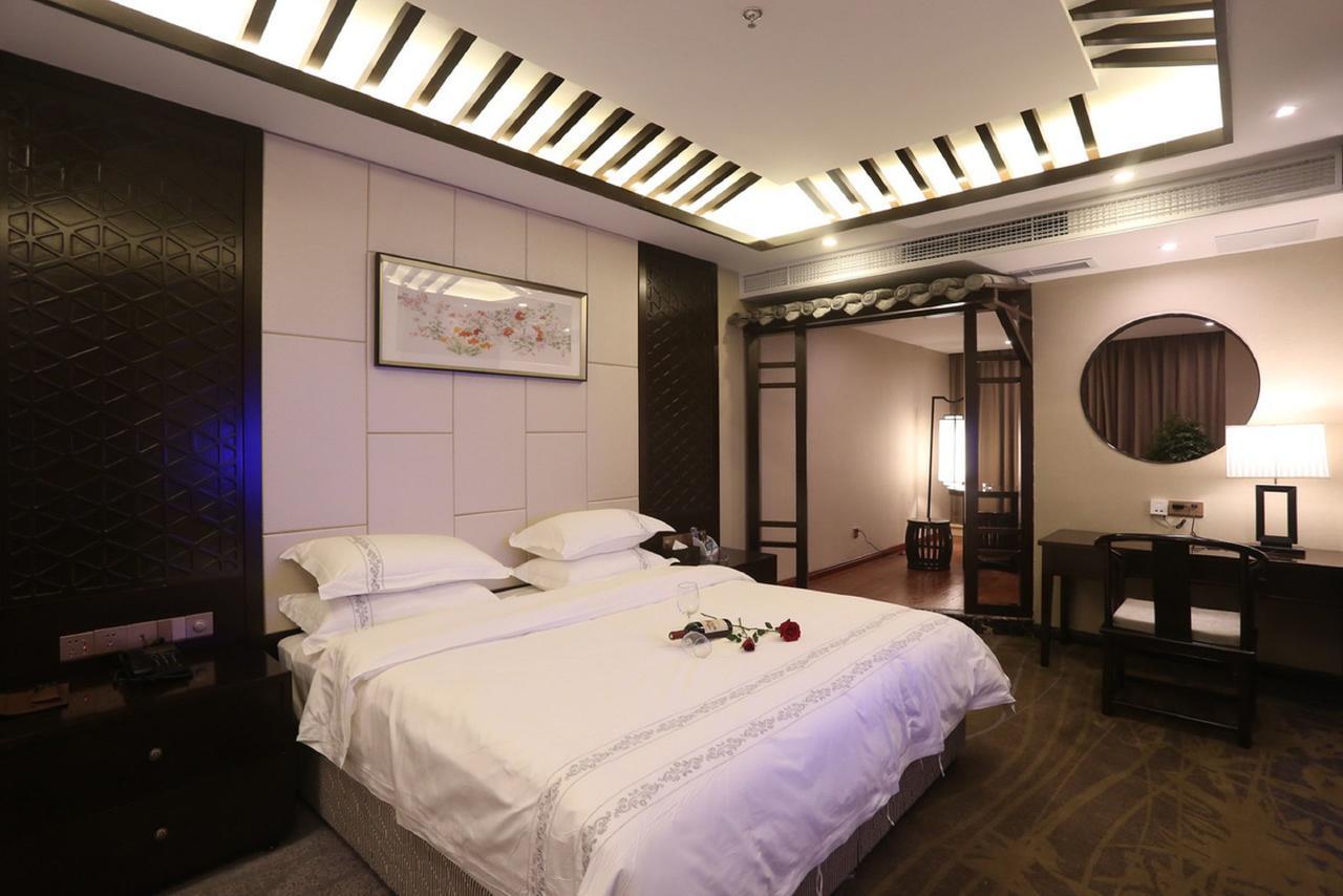 Mingshan Hotel Chengdu Exterior photo