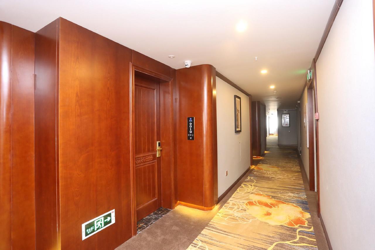 Mingshan Hotel Chengdu Exterior photo